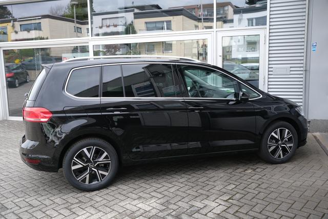 VW Touran 1.5 TSI DSG Grenadilschwarz 