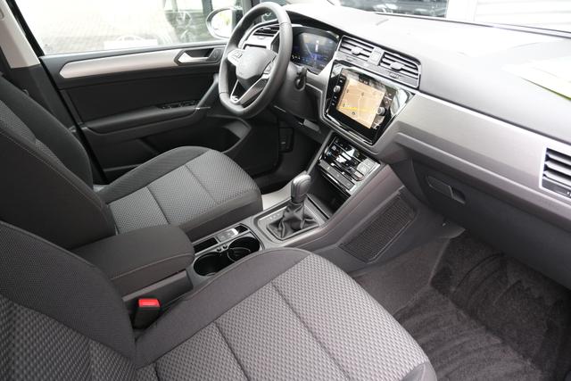 VW Touran 1.5 TSI DSG Grenadilschwarz 