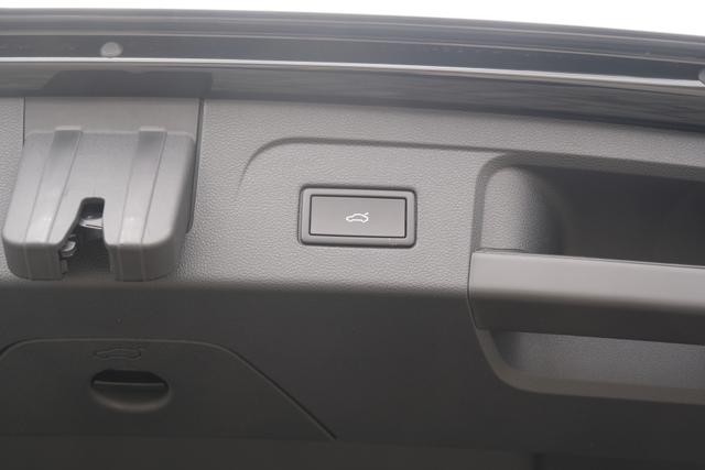 VW Touran 1.5 TSI DSG Grenadilschwarz 