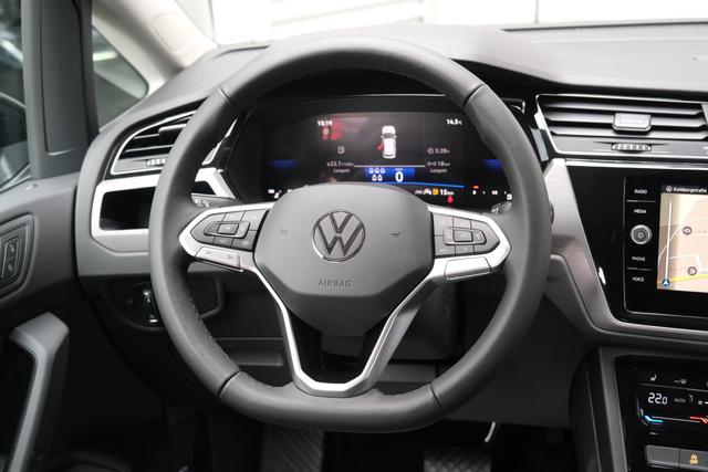 VW Touran 1.5 TSI DSG Grenadilschwarz 