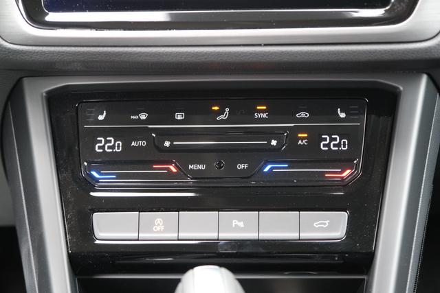 VW Touran 1.5 TSI DSG Grenadilschwarz 