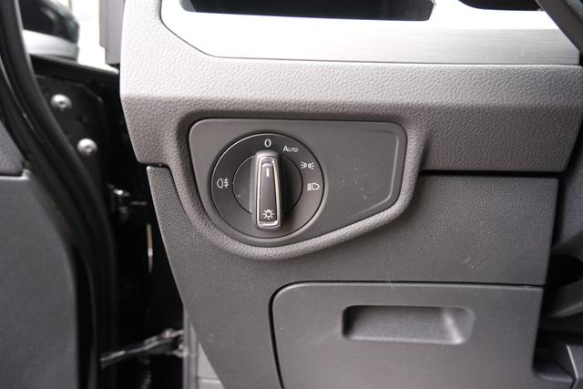 VW Touran 1.5 TSI DSG Grenadilschwarz 