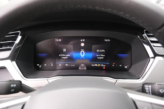 VW Touran 1.5 TSI DSG Grenadilschwarz 