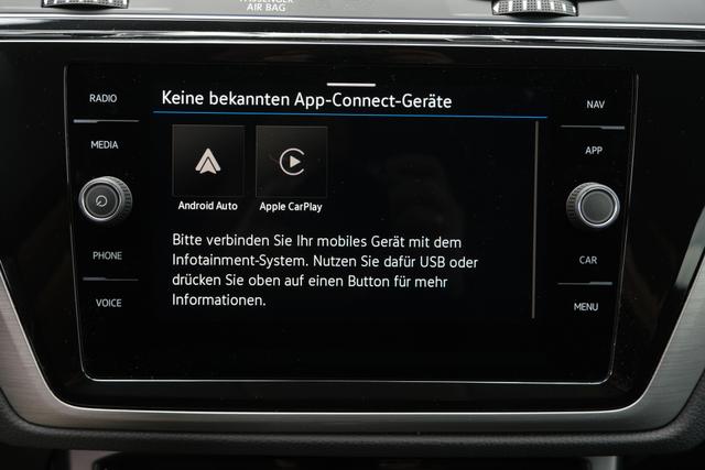 VW Touran 1.5 TSI DSG Grenadilschwarz 