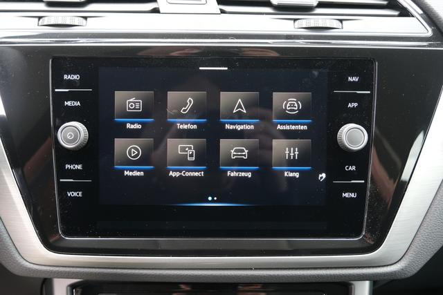 VW Touran 1.5 TSI DSG Grenadilschwarz 
