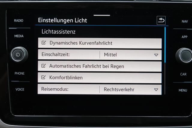 VW Touran 1.5 TSI DSG Grenadilschwarz 