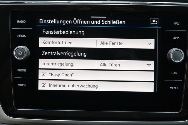 VW Touran 1.5 TSI DSG Grenadilschwarz 