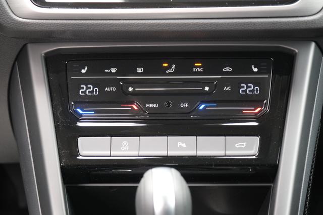 VW Touran 1.5 TSI DSG Delfingrau 