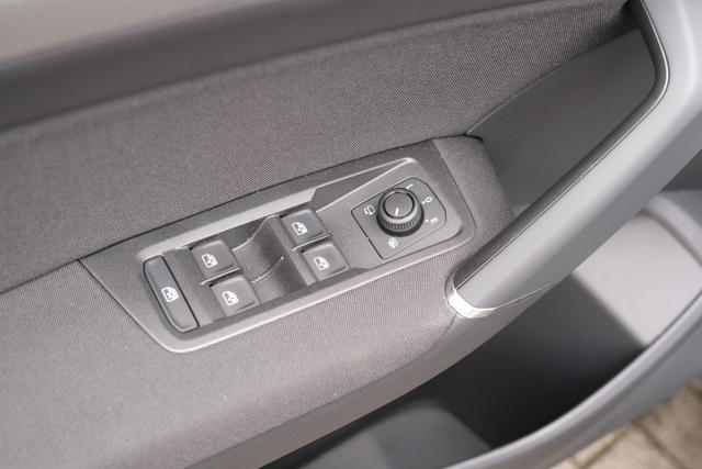 VW Touran 1.5 TSI DSG Delfingrau 