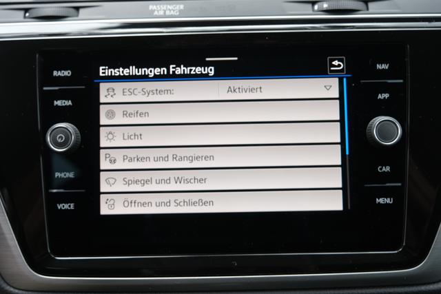 VW Touran 1.5 TSI DSG Delfingrau 