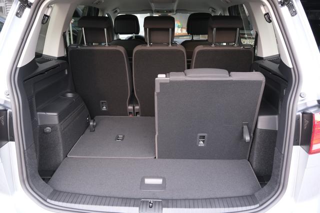 VW Touran 1.5 TSI DSG Oyster Silber Metallic 
