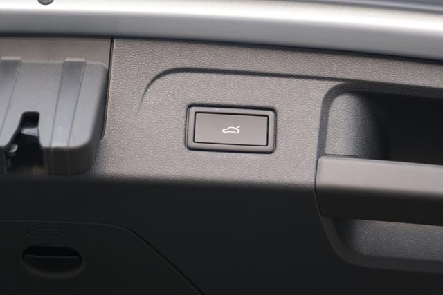 VW Touran 1.5 TSI DSG Oyster Silber Metallic 