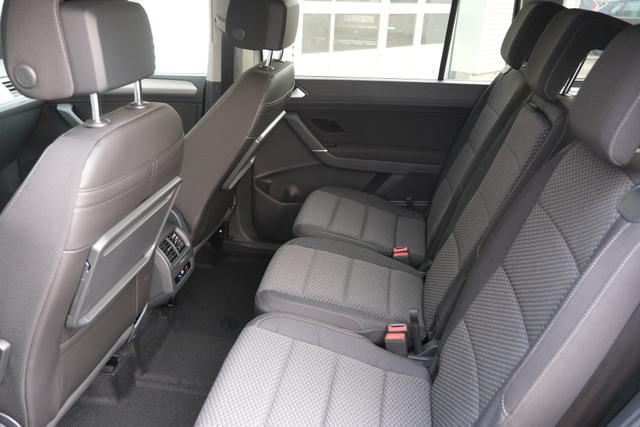 VW Touran 1.5 TSI DSG Oyster Silber Metallic 