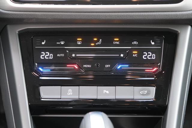 VW Touran 1.5 TSI DSG Oyster Silber Metallic 