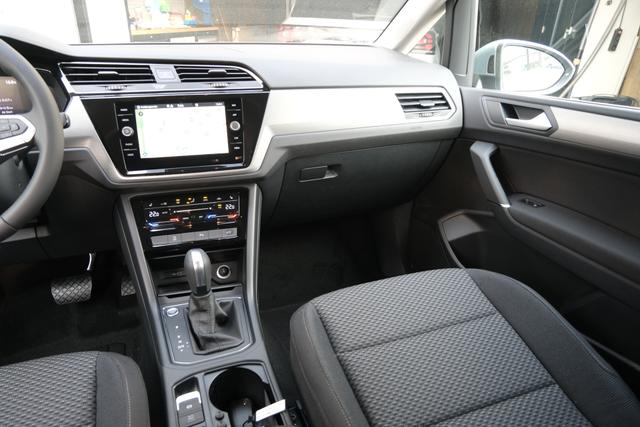VW Touran 1.5 TSI DSG Oyster Silber Metallic 