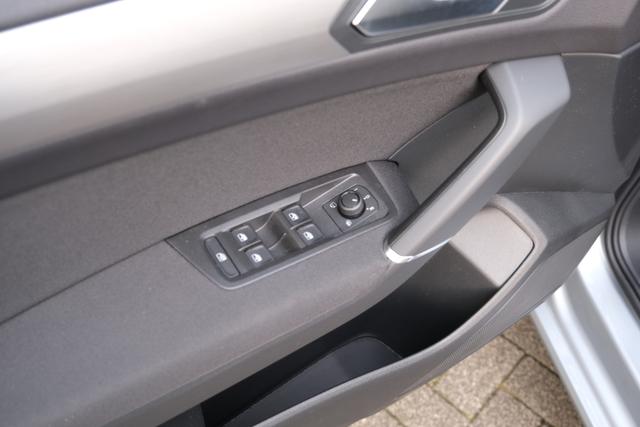 VW Touran 1.5 TSI DSG Oyster Silber Metallic 