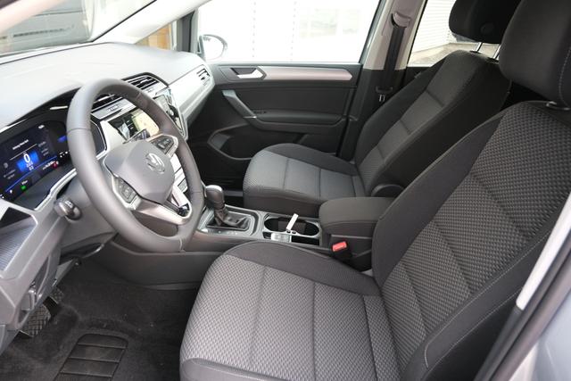 VW Touran 1.5 TSI DSG Oyster Silber Metallic 