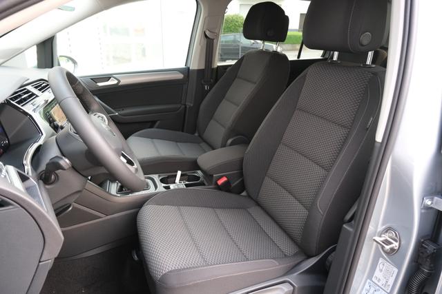 VW Touran 1.5 TSI DSG Oyster Silber Metallic 