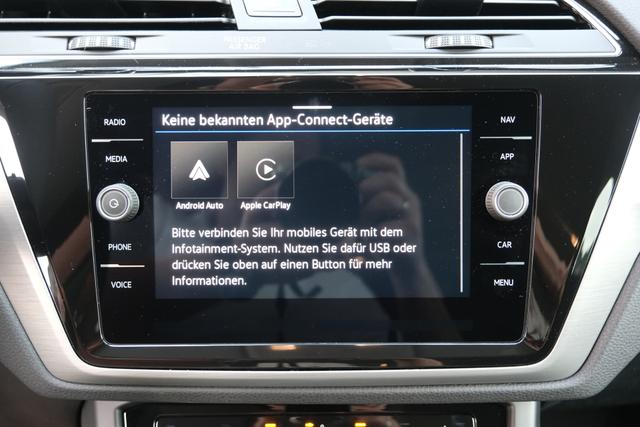VW Touran 1.5 TSI DSG Oyster Silber Metallic 