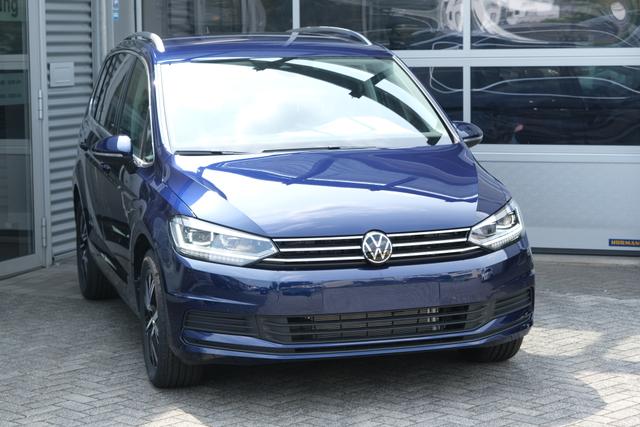 VW Touran Atlantik Blau 