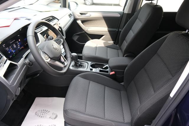 VW Touran Atlantik Blau 