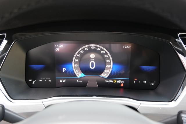 VW Touran Atlantik Blau 