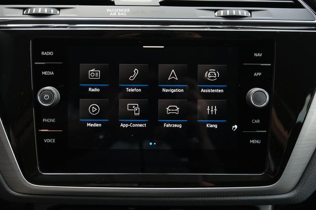 VW Touran Atlantik Blau 
