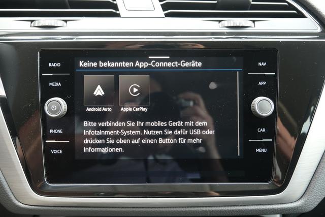 VW Touran Atlantik Blau 