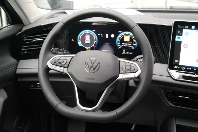 VW Tiguan Life Delfingrau Metallic 