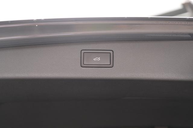 VW Tiguan Life Delfingrau Metallic 