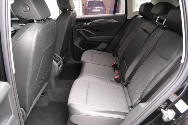 VW Tiguan Life Grendalischwarz Metallic 
