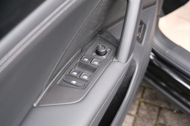 VW Tiguan Life Grendalischwarz Metallic 