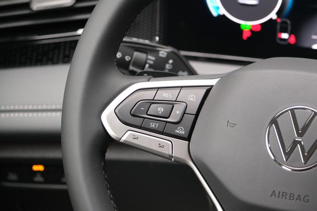 VW Tiguan Life Delfingrau Metallic 