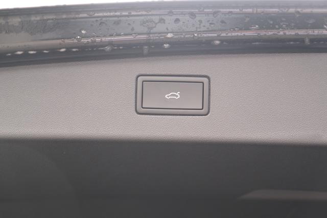 VW Tiguan Life Grendalischwarz Metallic 