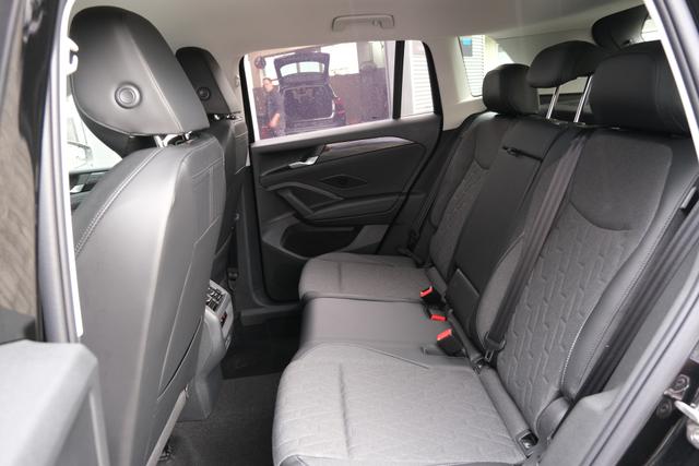 VW Tiguan Life Grendalischwarz Metallic 