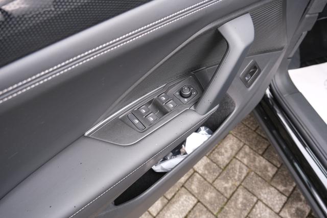 VW Tiguan Life Grendalischwarz Metallic 