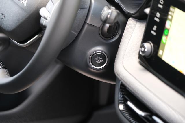 Skoda Fabia Selection Schwarz 