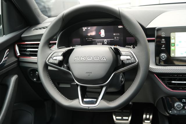Skoda Kamiq Monte Carlo Schwarz DSG 