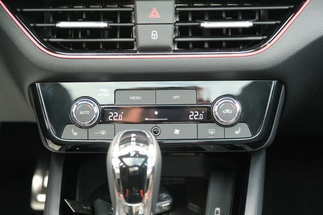 Skoda Kamiq Monte Carlo Schwarz DSG 