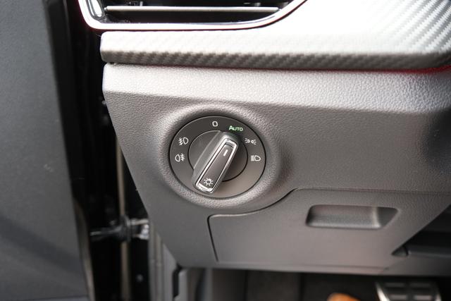 Skoda Kamiq Monte Carlo Schwarz DSG 