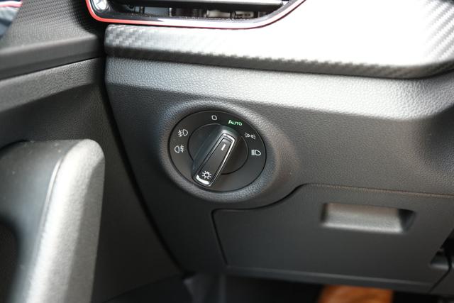 Skoda Kamiq Monte Carlo Schwarz DSG 