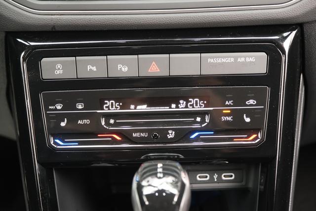 VW T-Cross R-Line Deep Black Perleffekt 