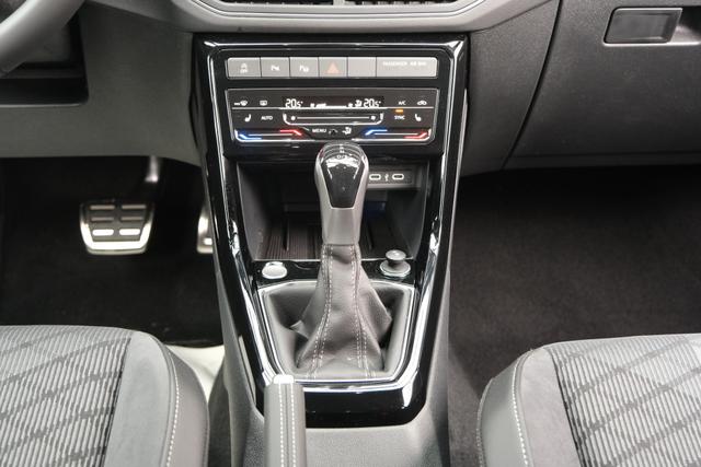 VW T-Cross R-Line Deep Black Perleffekt 