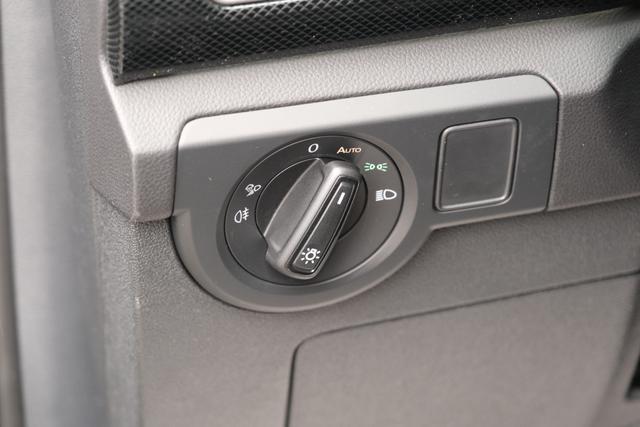 VW T-Cross R-Line Deep Black Perleffekt 