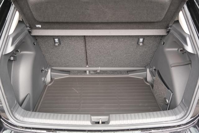 Skoda Fabia Selection Schwarz 