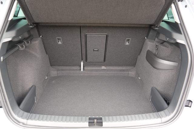 Skoda Karoq DSG Brilliant Silber 
