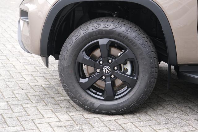 VW Amarok Bright Beige Metallic V6