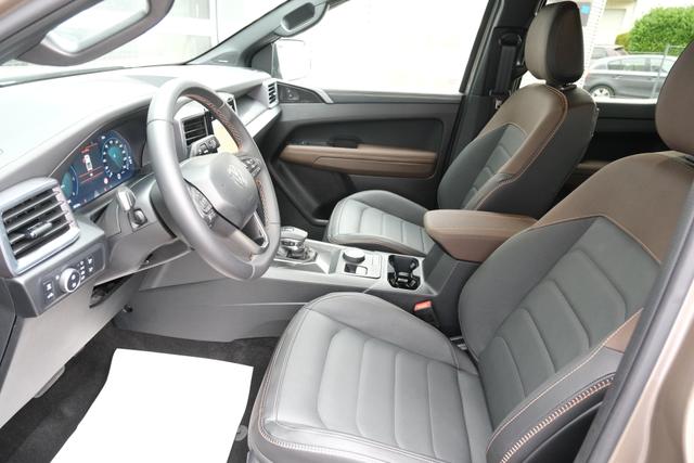 VW Amarok Bright Beige Metallic V6