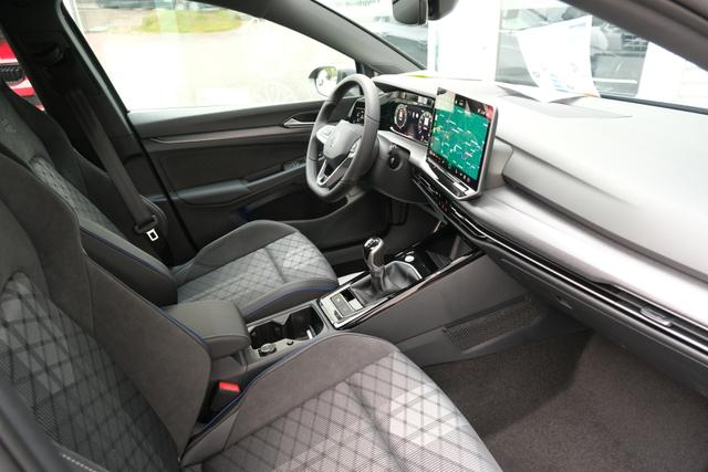 VW Golf 8 R-Line Delfin Grau 