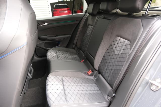 VW Golf 8 R-Line Delfin Grau 